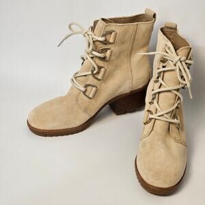 Women's Beige Suede Lace-up Ankle Boots Chunky heel lug sole size 7.5